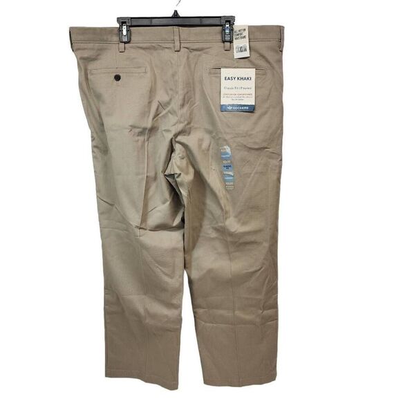 Dockers Size 42x30 Men's Classic Fit Signature Lux Cotton Stretch Pants-Pleated - Picture 2 of 8